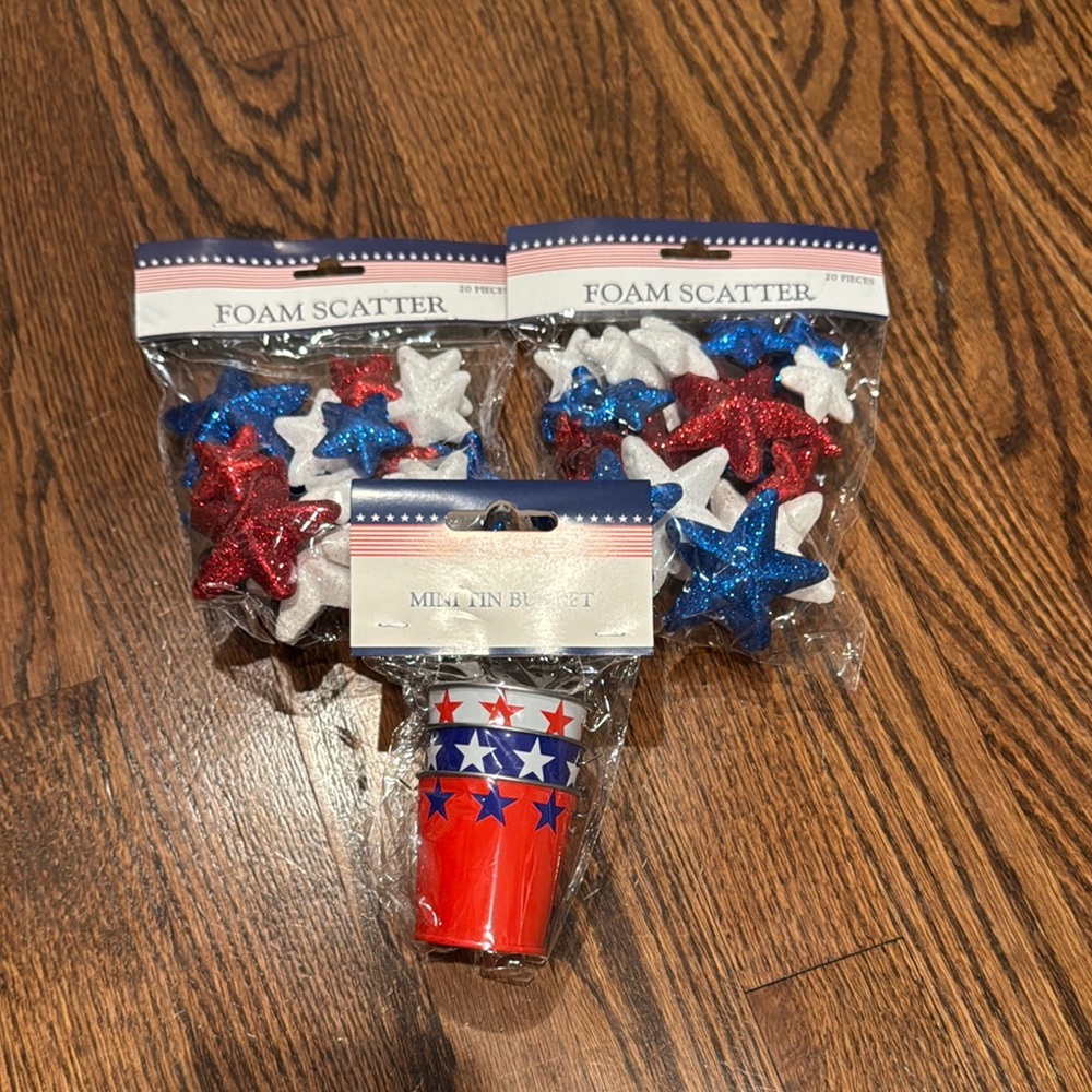 Patriotic Foam Scatter and Mini Tin Bucket Set